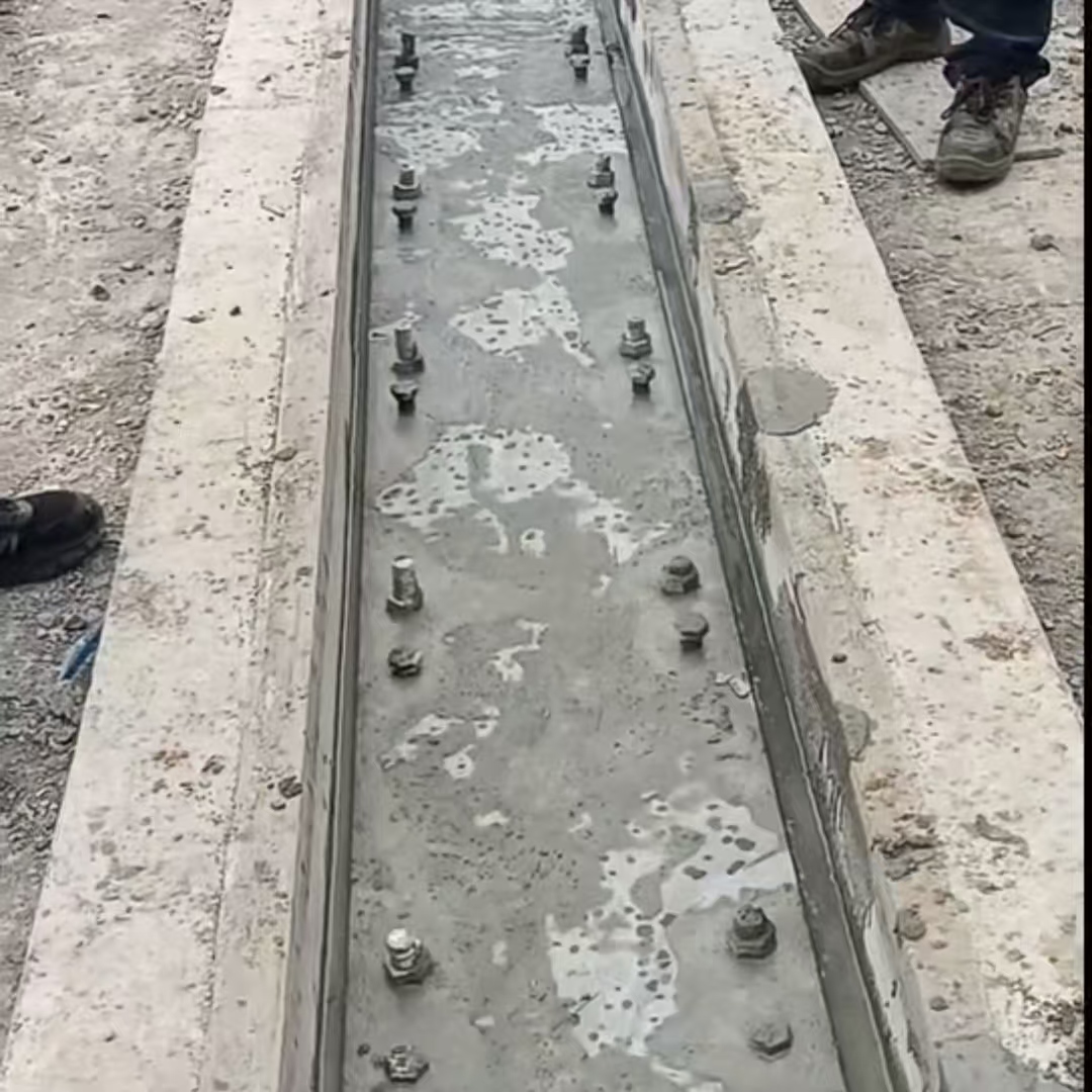 铜陵港口码头起重机龙门吊重型机械设备稳固用早强快凝轨道胶泥